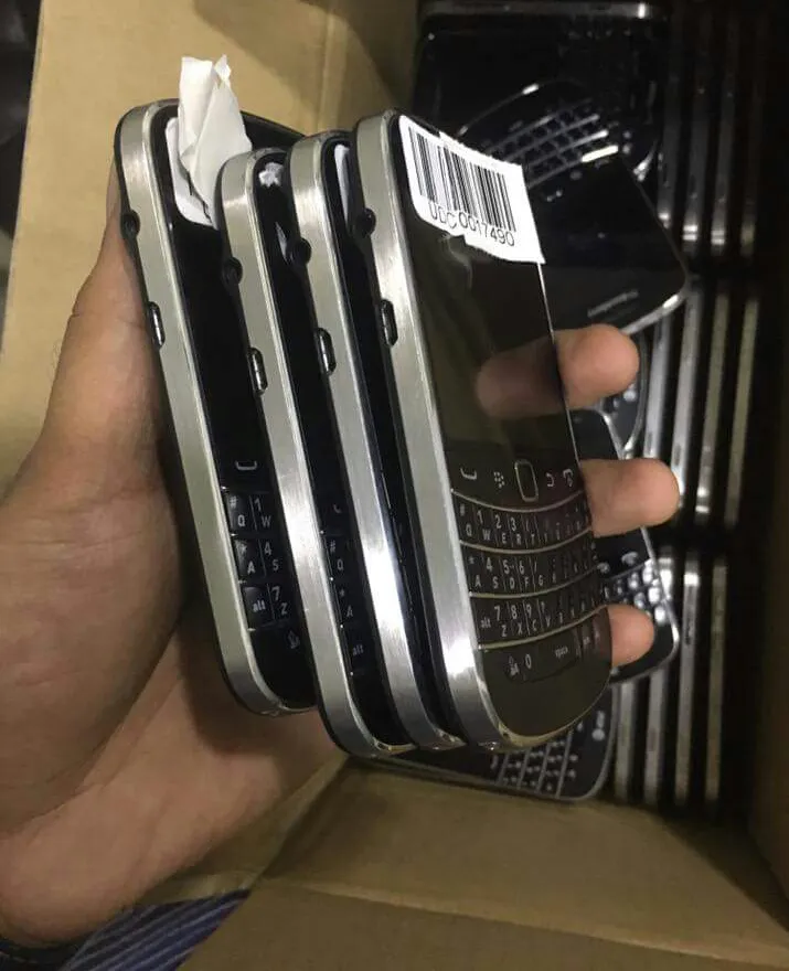 BlackBerry Bold 4 - photo 1