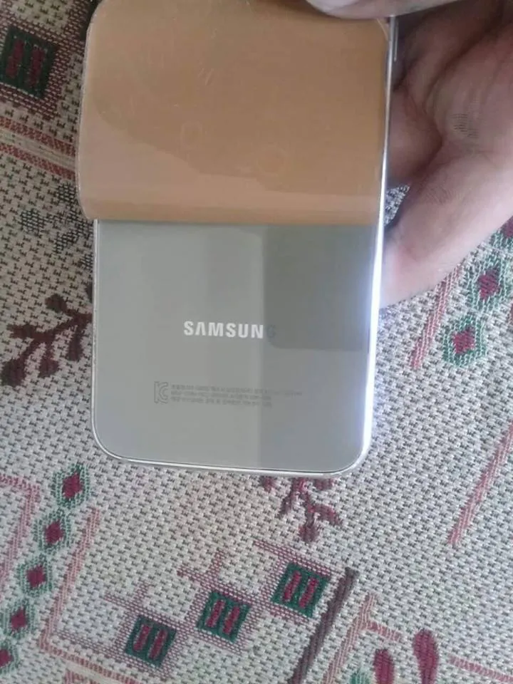 SAMSUNG GALAXY S6 (64GB) - photo 1