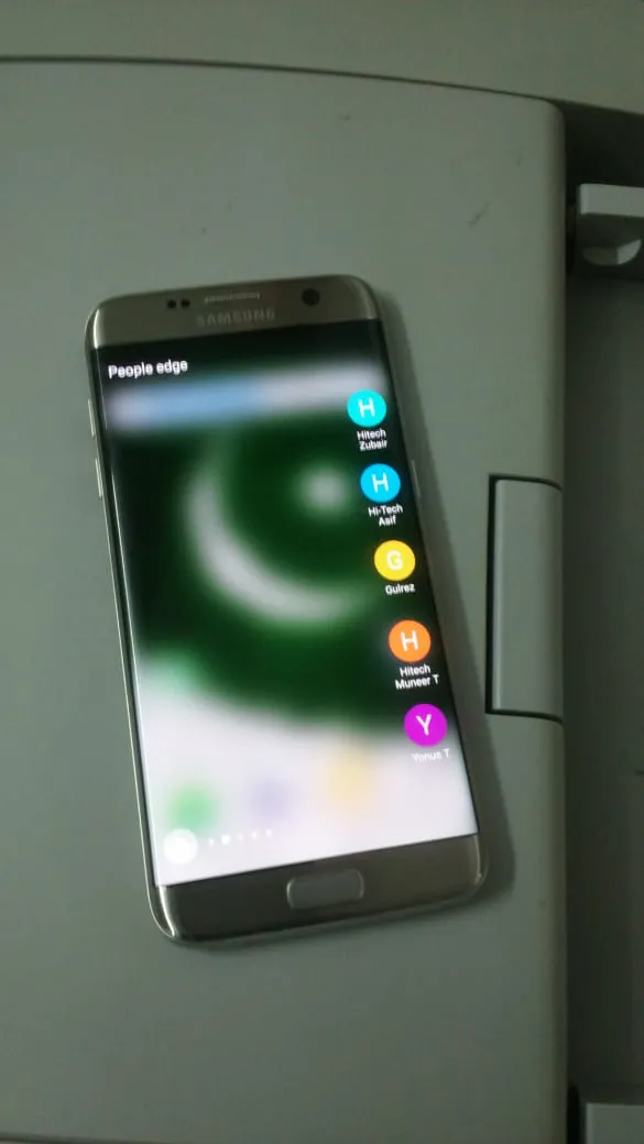 Samsung Galaxy S7 edge - photo 1