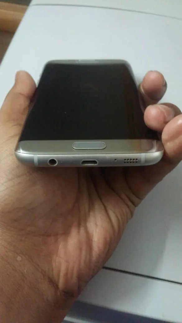 Samsung Galaxy S7 edge - photo 2
