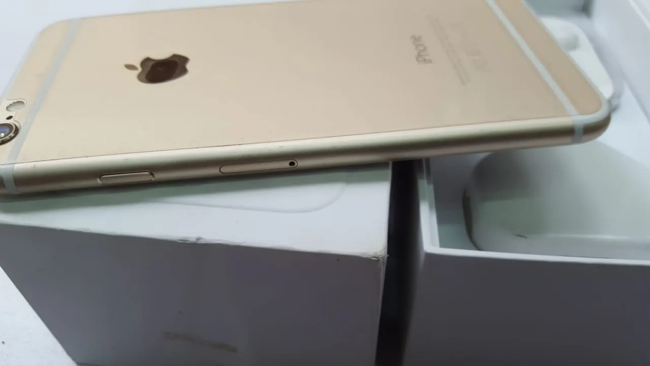 Iphone 6 16 GB GOLD - photo 3