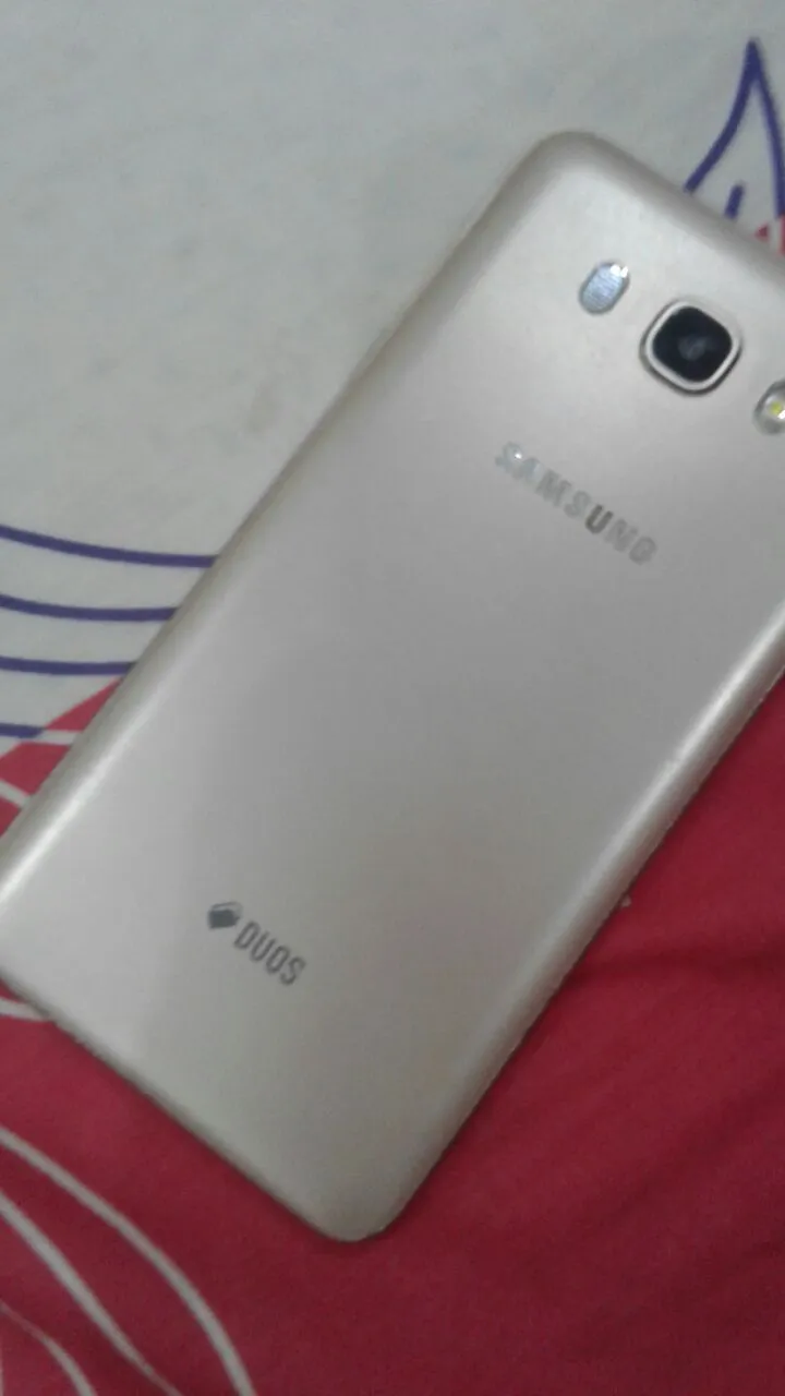 Samsung galaxy J7 - photo 1