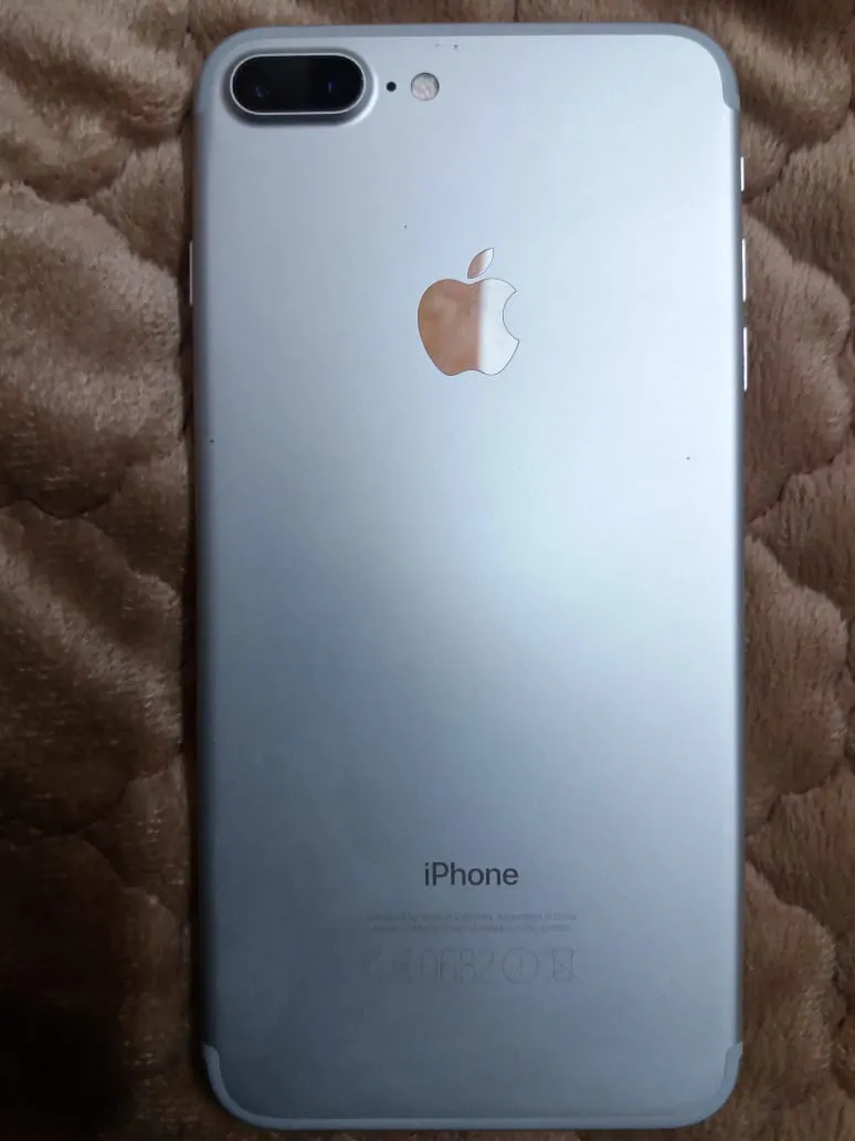 Iphone 7 plus silver 32GB - photo 1