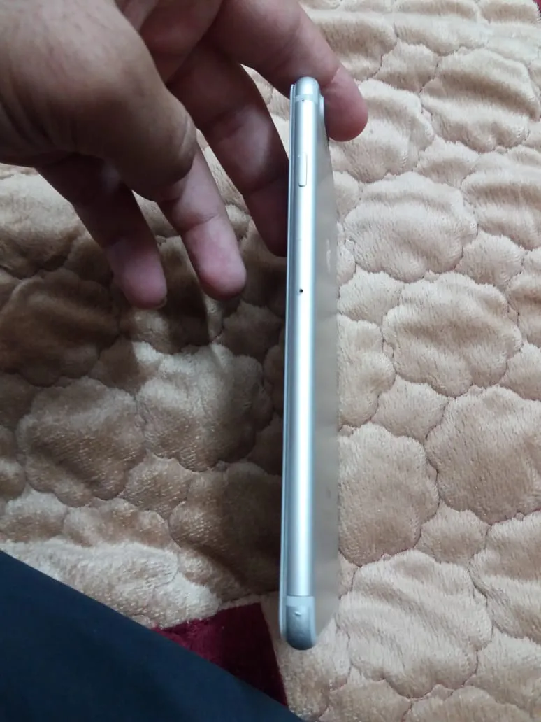 Iphone 7 plus silver 32GB - photo 3