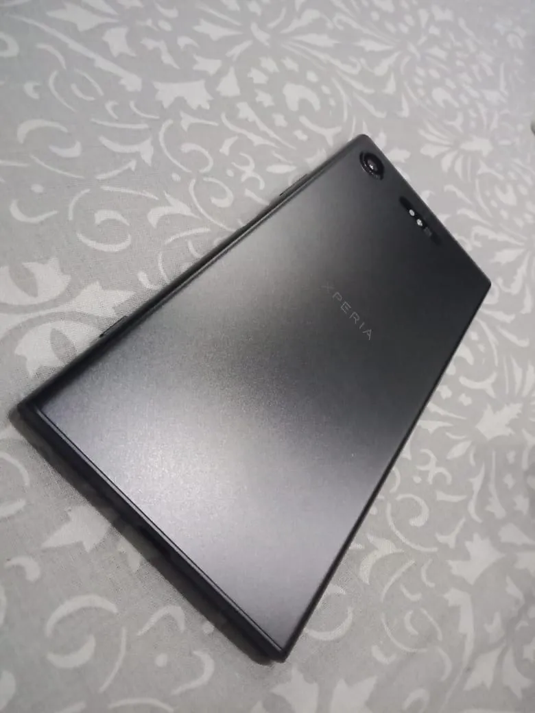 Sony xperia XZ1 - photo 1
