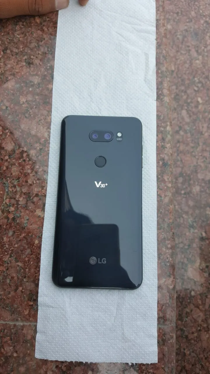 Lg v30 plus - photo 1