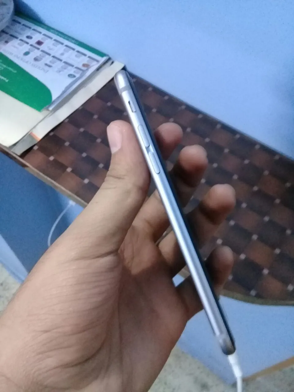 iPhone 6 - photo 2
