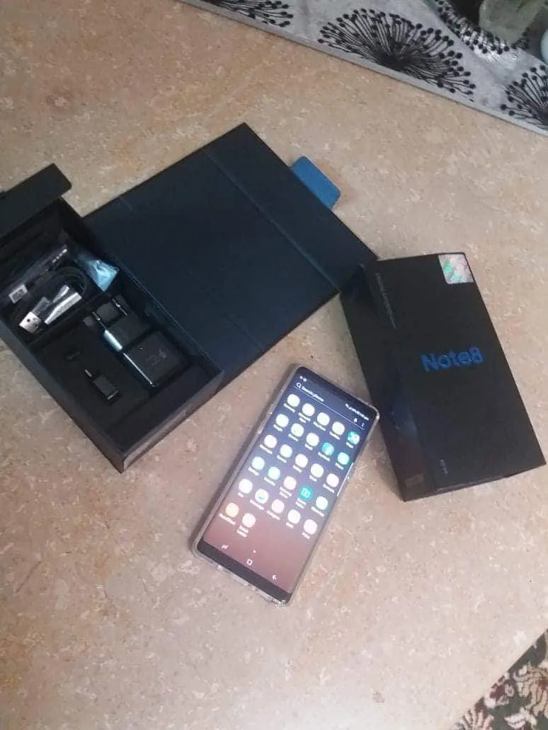 New Samsung note 8 in golden colour - photo 1