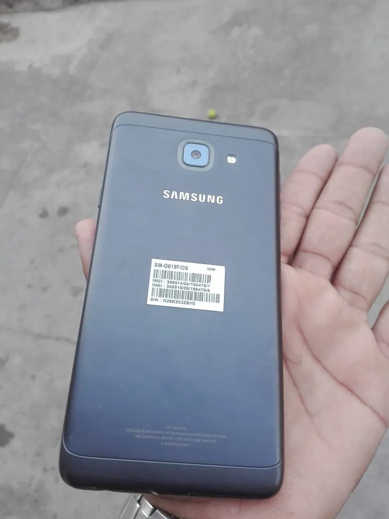 Samsung galaxy J7 max - photo 3