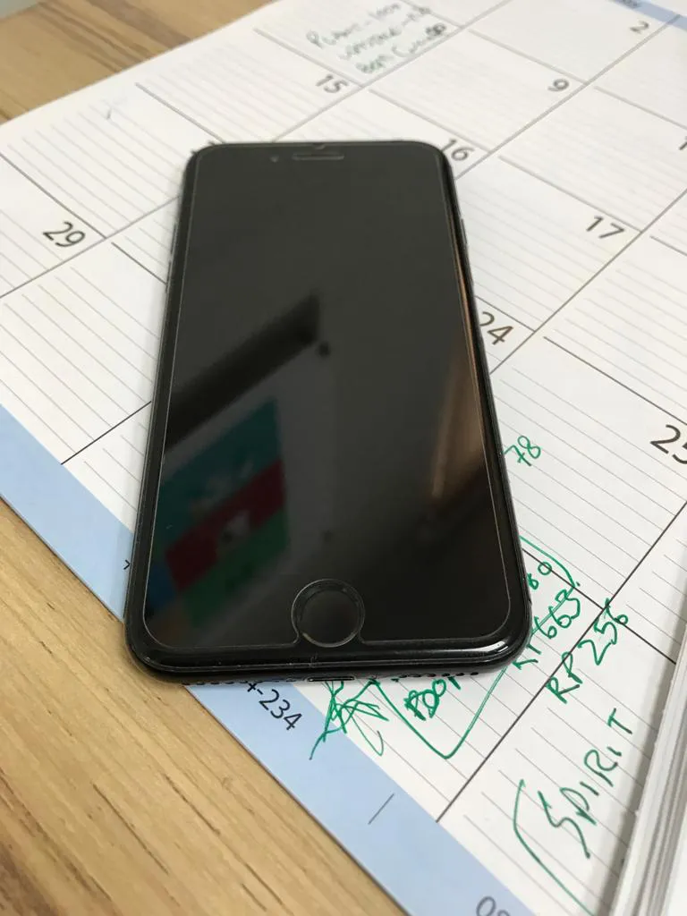 iphone 7 - 128gb jet black - photo 1