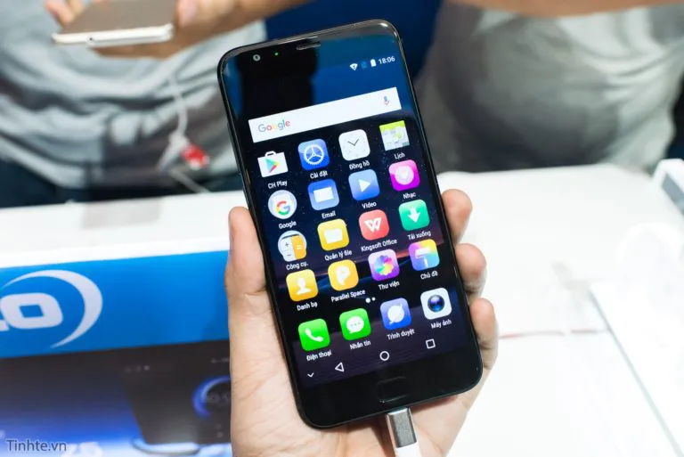 Asenzo z5 loks like a iphone 7 plus