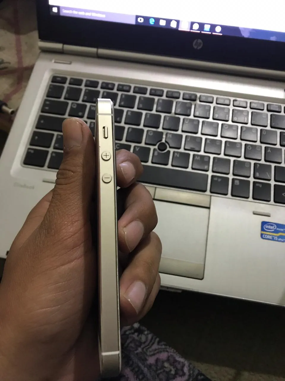 iphone 5s 9/10 condition for sale - photo 3