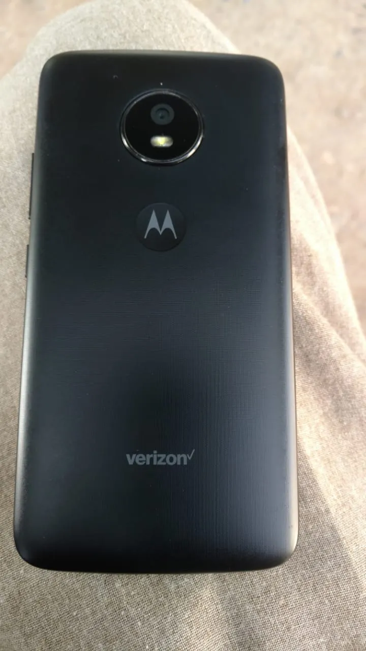 Moto e4 - photo 2