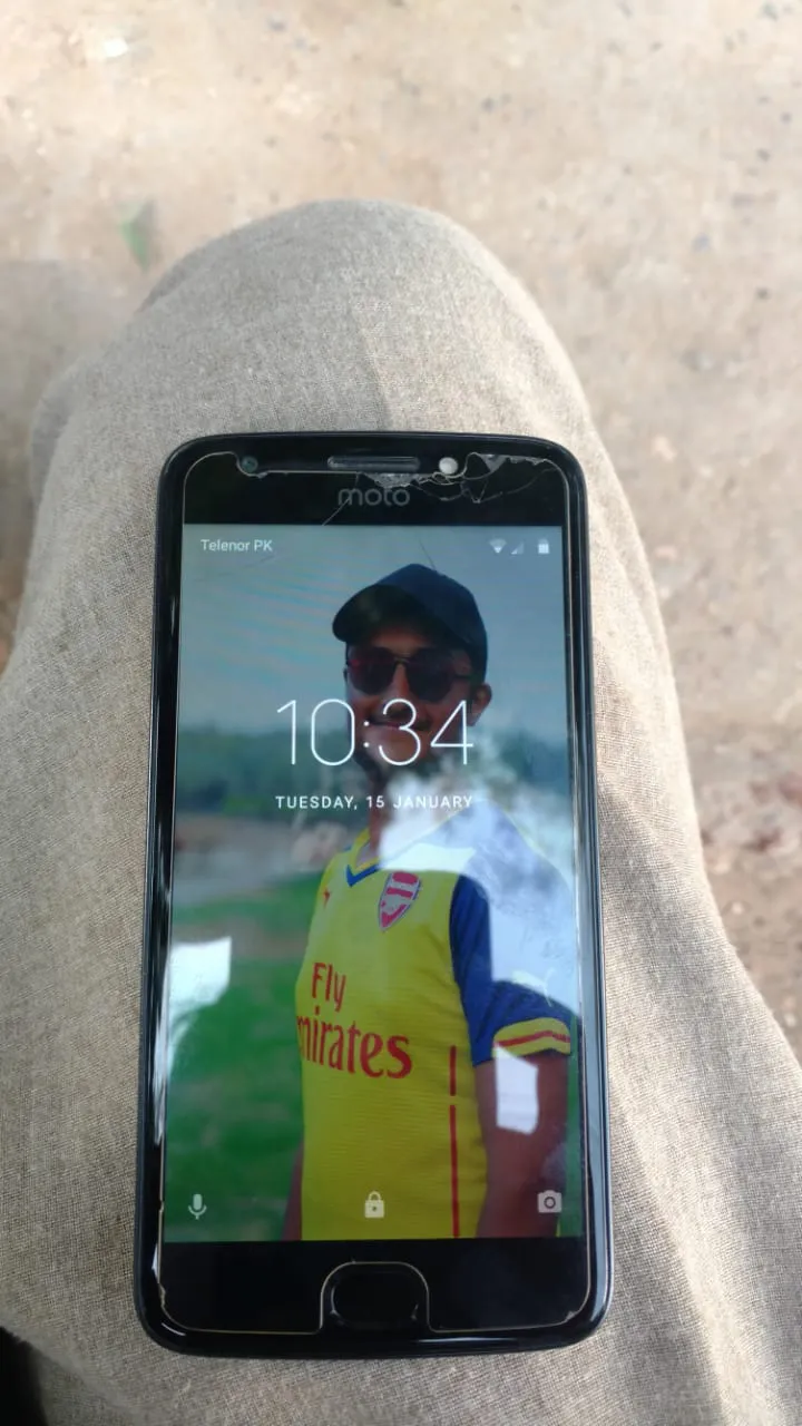 Moto e4 - photo 1