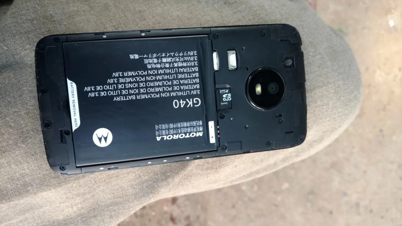 Moto e4 - photo 3