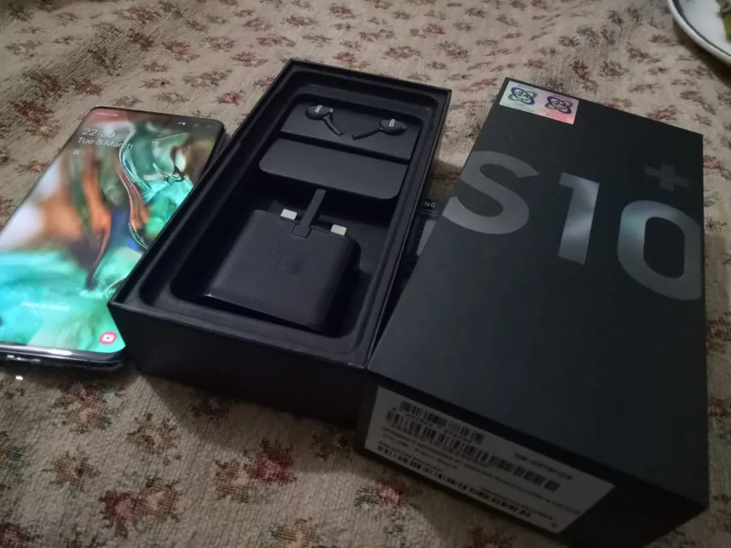 S10 plus with FREE Screen Card & save Rs 30,000 - photo 1