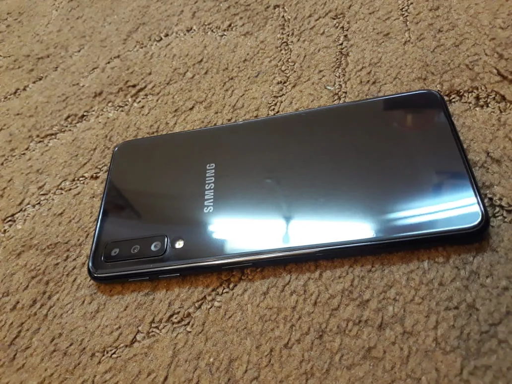 Samsung A7 2018 with full warranty and box