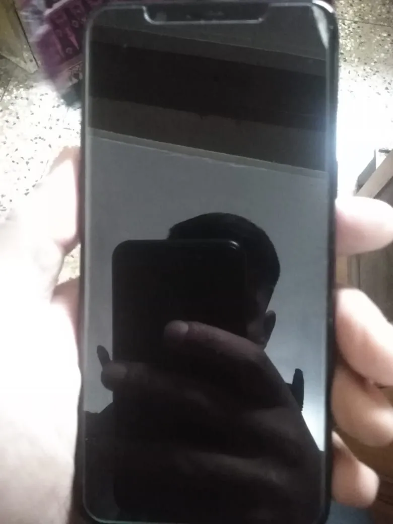 Oppo F5 - photo 2