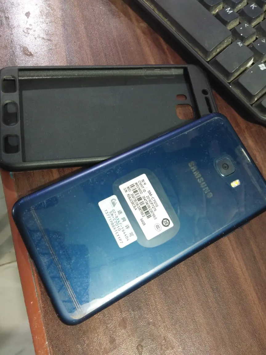 Samsung C7 pro - photo 3