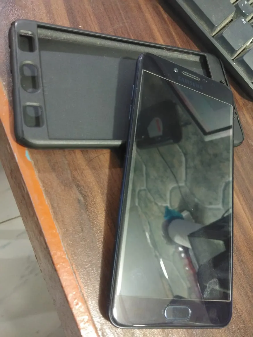 Samsung C7 pro - photo 2
