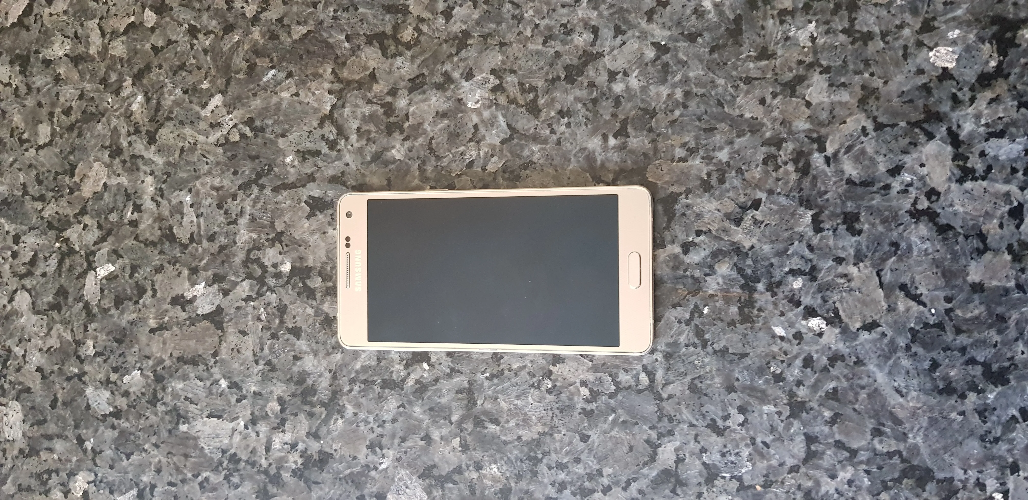 Samsung Galaxy GALAXY A5 9/10 rare gold colour mint condition - photo 1