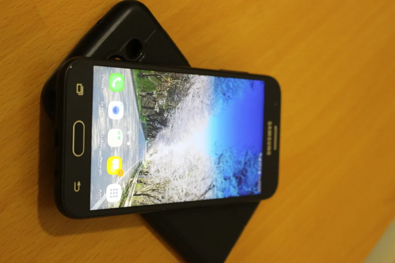 Samsung Galaxy J3 Prime - photo 3