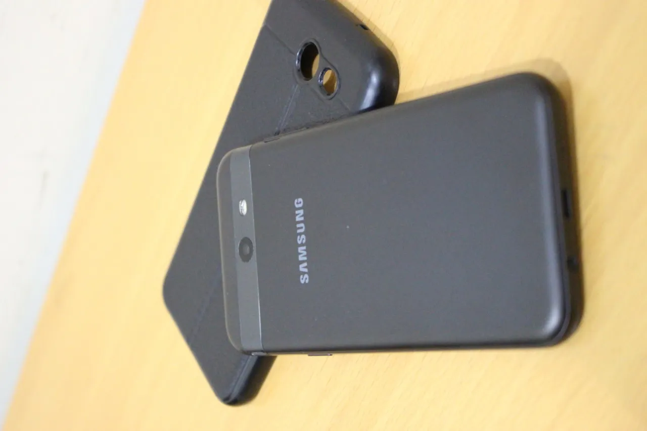 Samsung Galaxy J3 Prime - photo 1