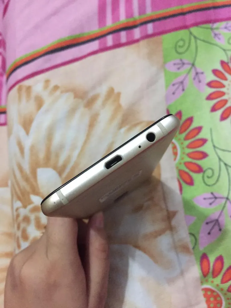 Samsung a6 4gb ram 64gb rom - photo 3