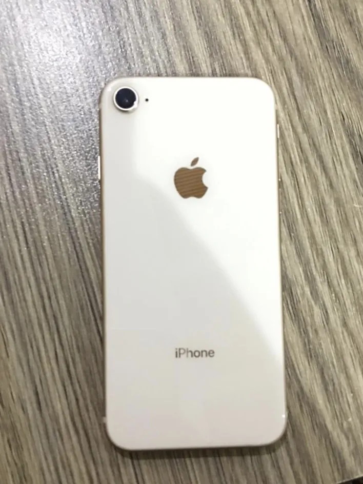 IPhone 8 (64GBs) Rose Gold - photo 2