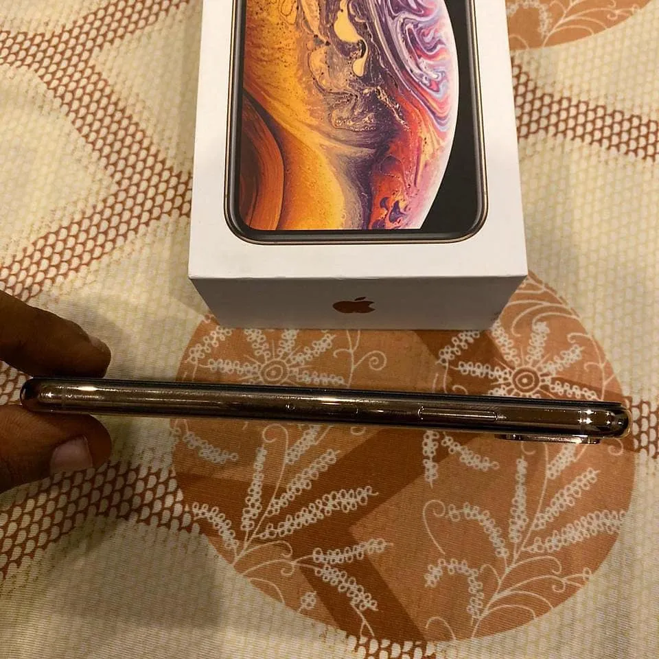 iphone XS 64GB - photo 3