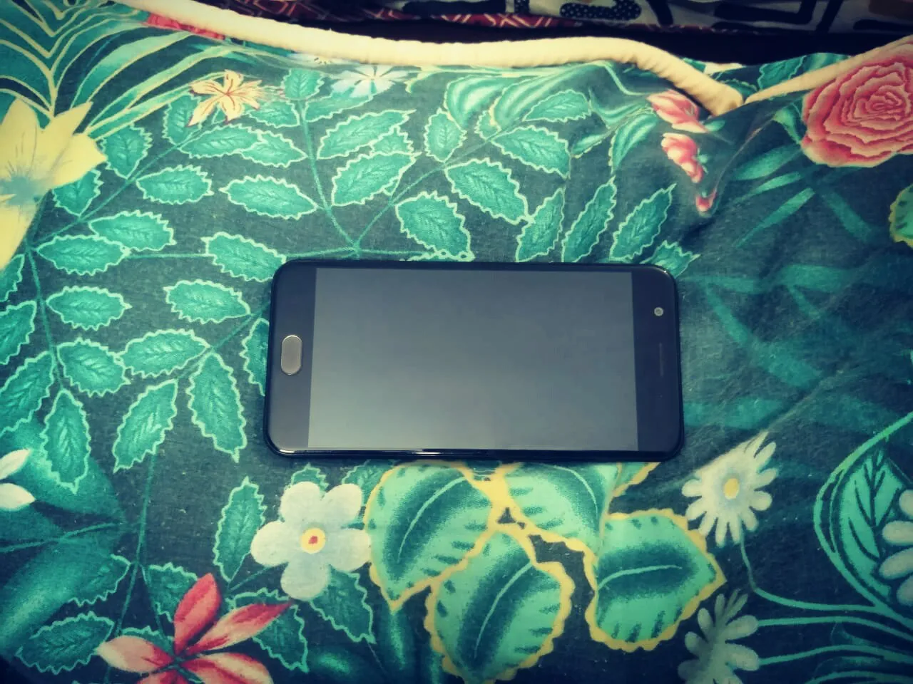 Oppo A57 lush condition - photo 1
