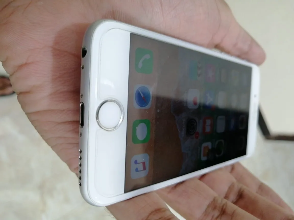 Iphone 6s - photo 1