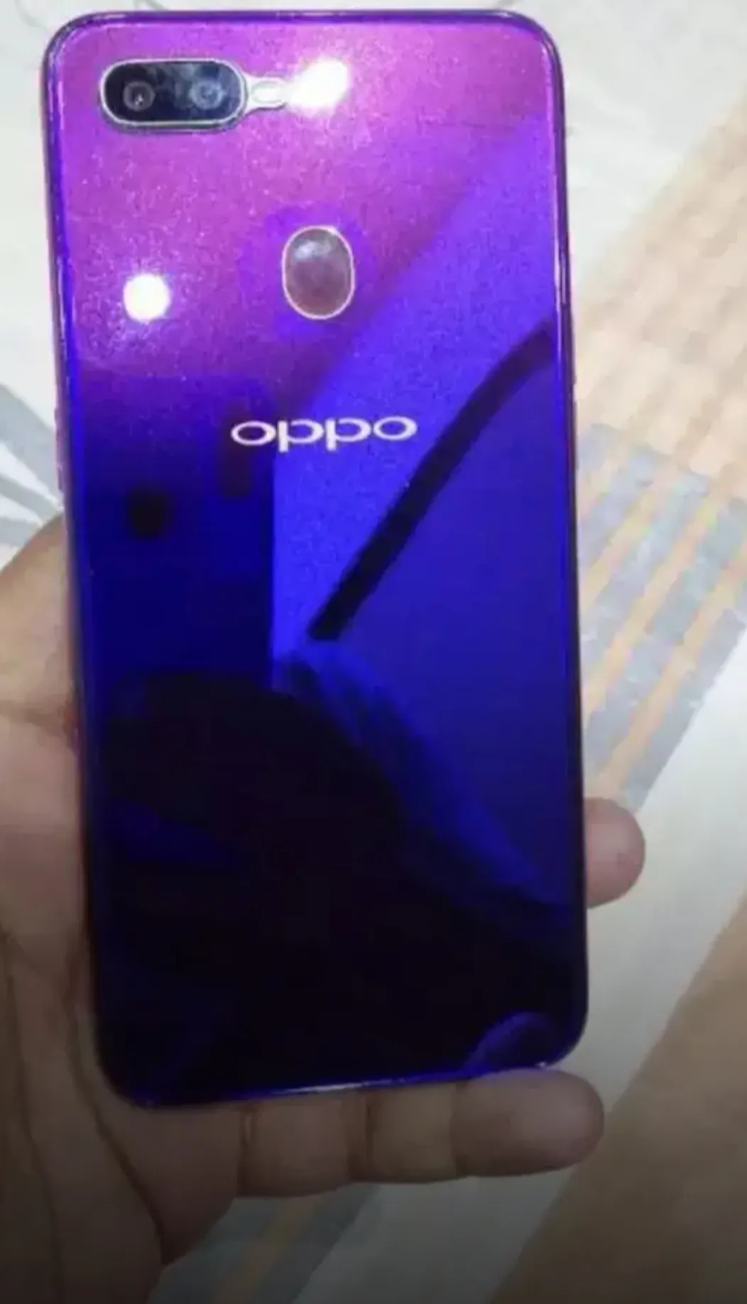 Oppo F9 - photo 1