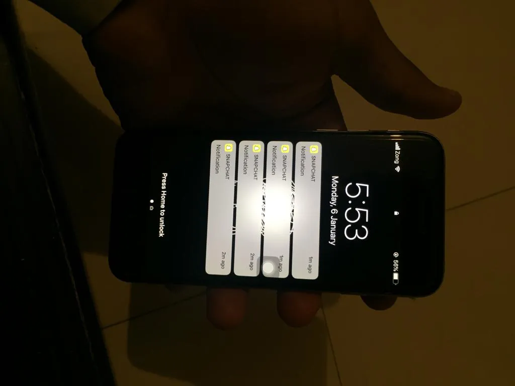 iPhone 6 128 gb available  10/10 Condition - photo 1