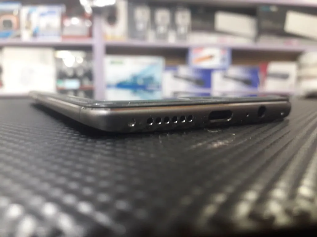 Oneplus 3T 6gb ram 128gb storage 10/10 Mint Condition Urgent Sale - photo 3