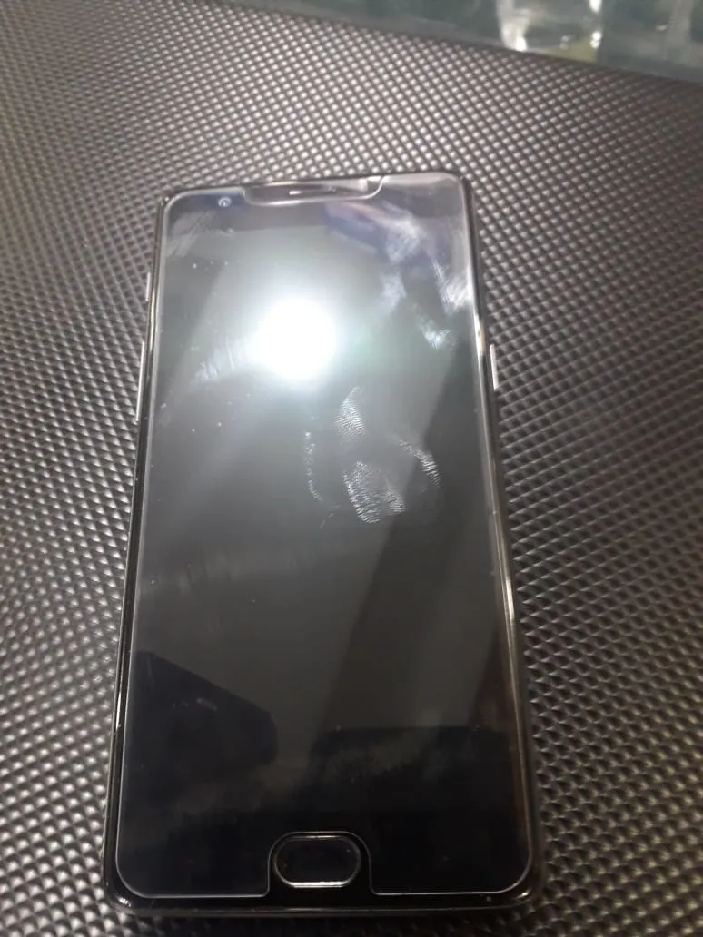 Oneplus 3T 6gb ram 128gb storage 10/10 Mint Condition Urgent Sale - photo 1