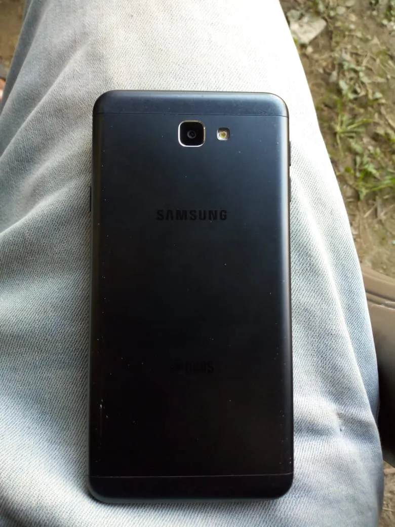 J7 Prime Original 10/10 - photo 1