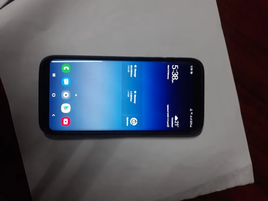 Samsung Galaxy S8 - photo 3