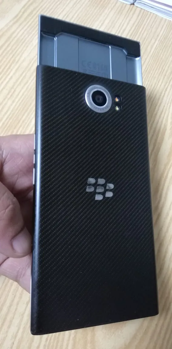 good condition 9/10 smart android phone - photo 3