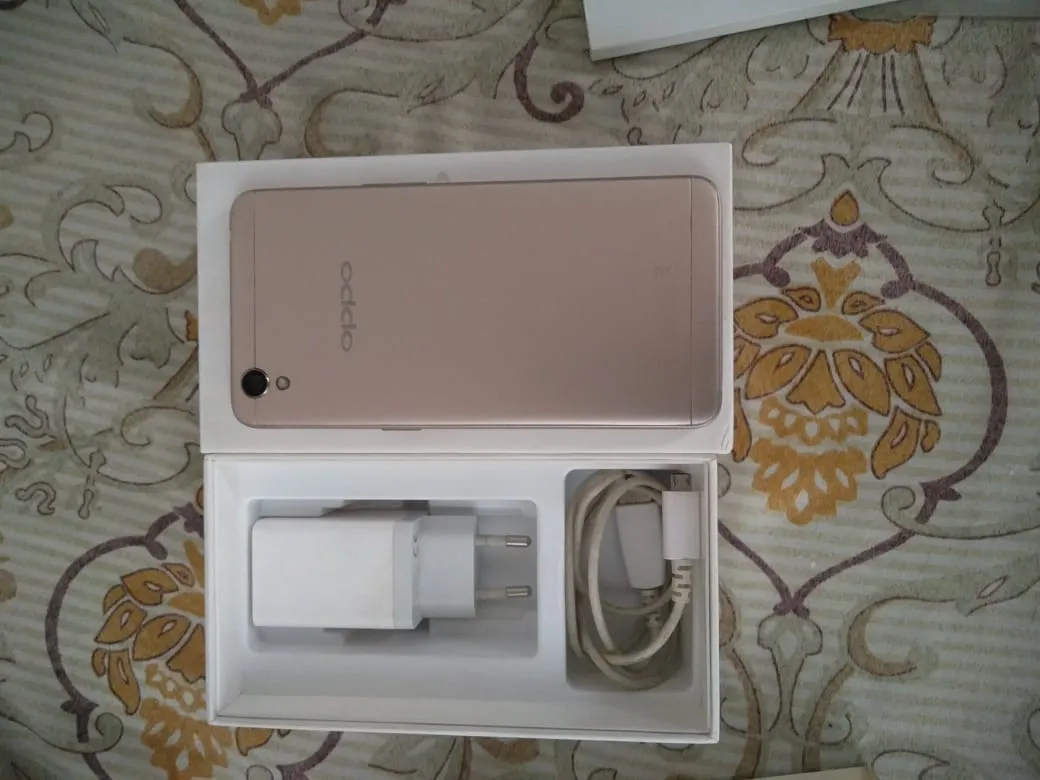 opoo a37   9/10 condition - photo 1