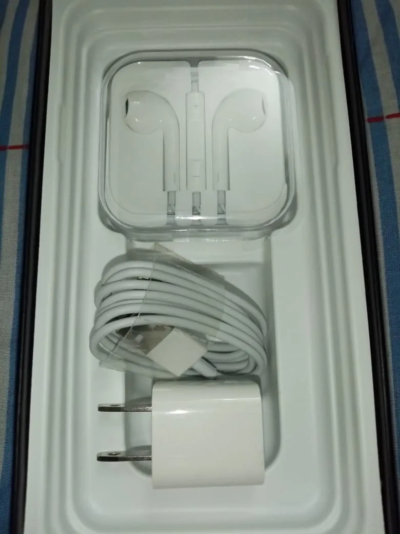Iphone 11 pro max high class Dubai import copy - photo 3