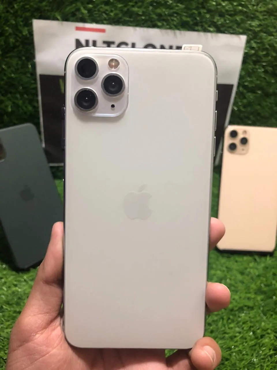 Iphone 11 pro max high class Dubai import copy - photo 2