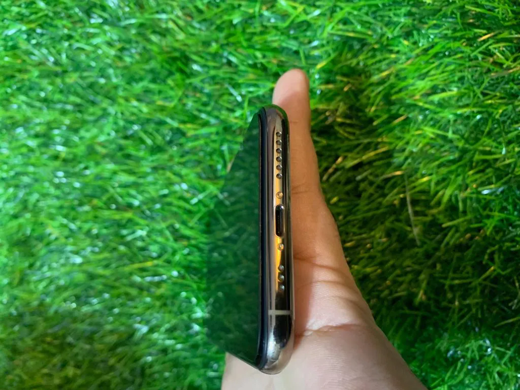 Iphone xs - photo 2