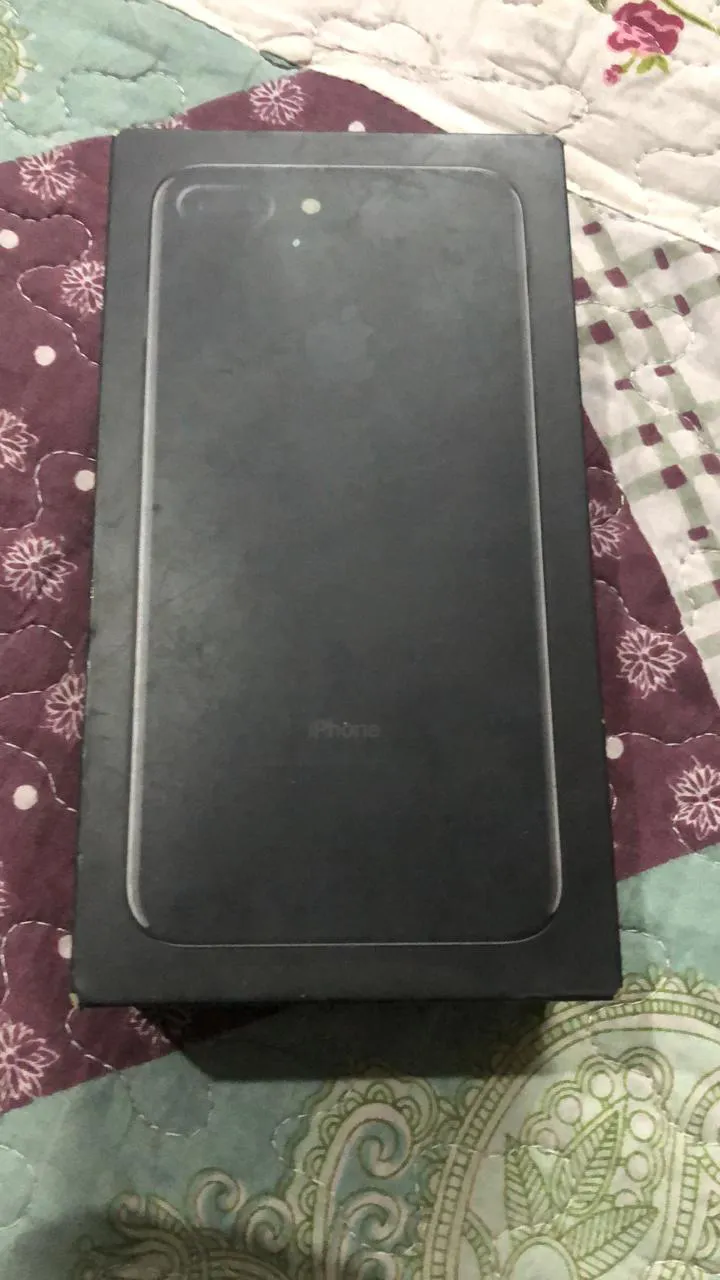 Iphone 7plus 128gb with box - photo 1