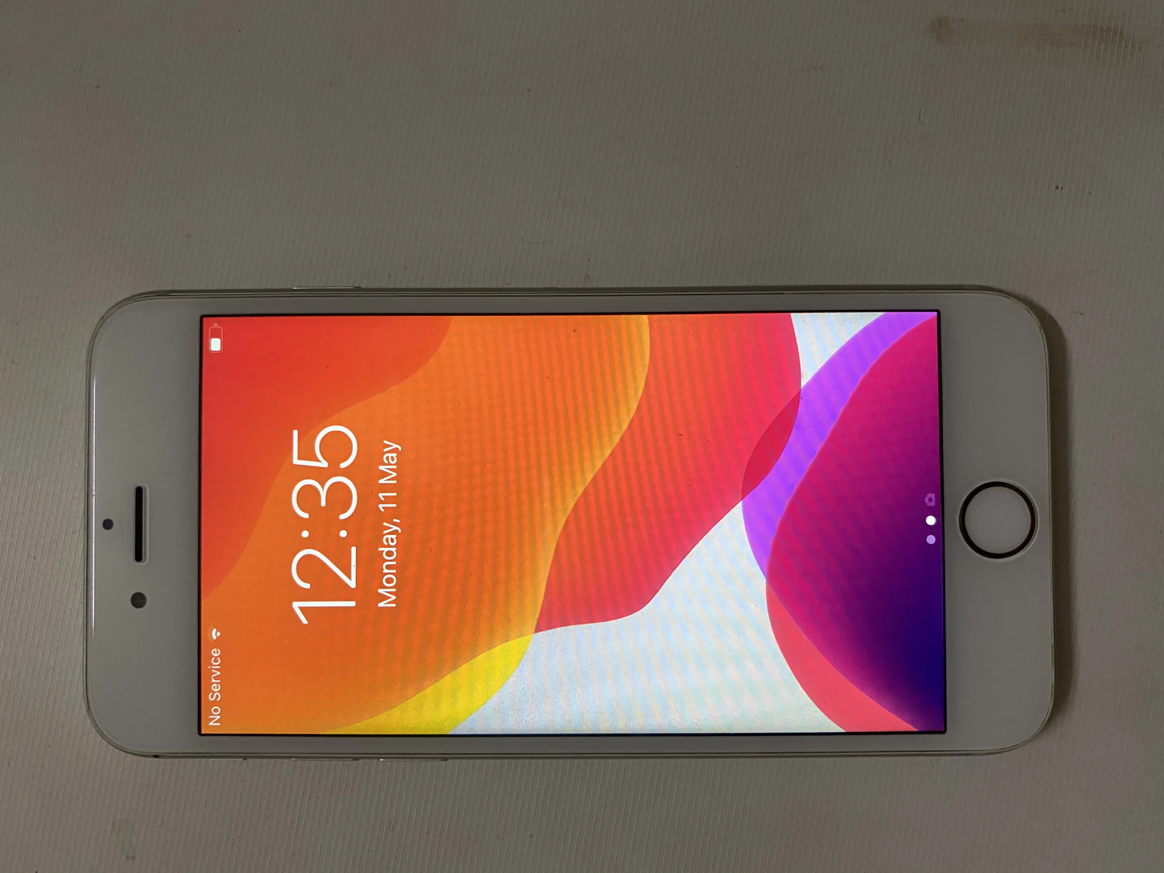 iPhone 6s 64GB 10/10 - photo 1