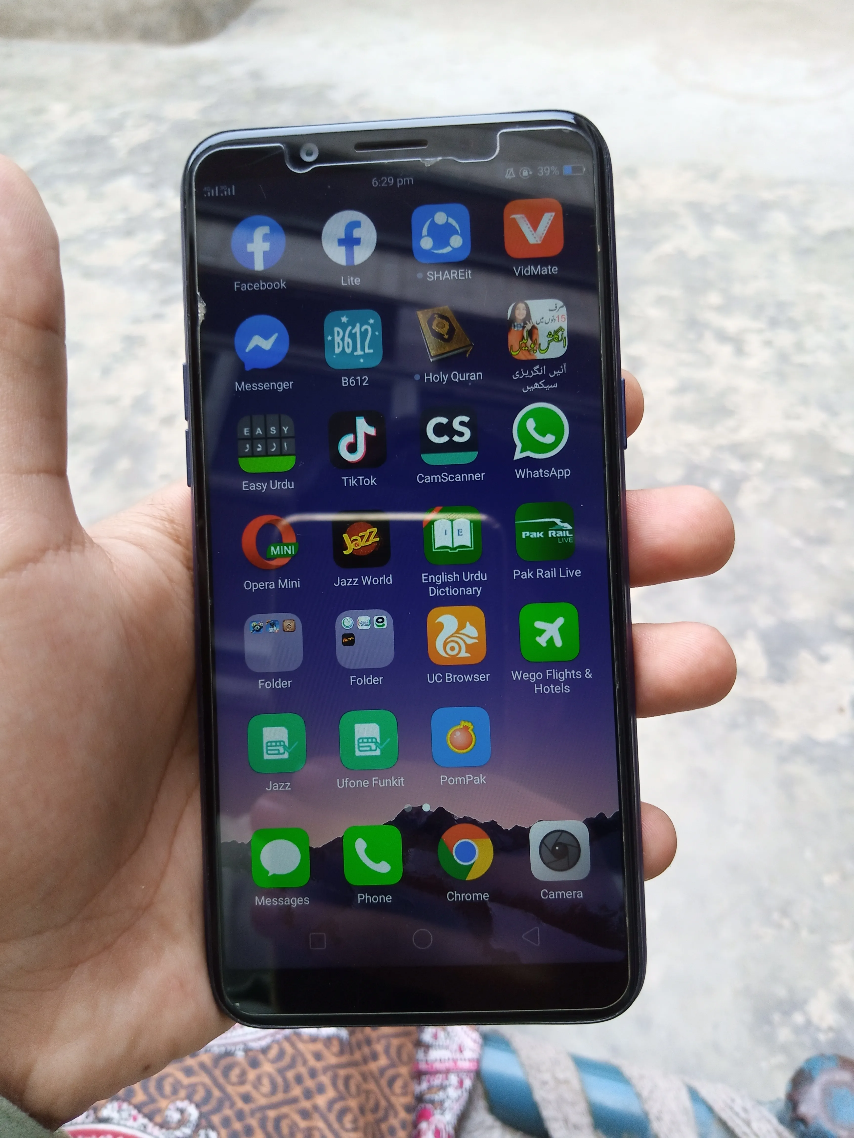 Oppo a83 (2018) - photo 1