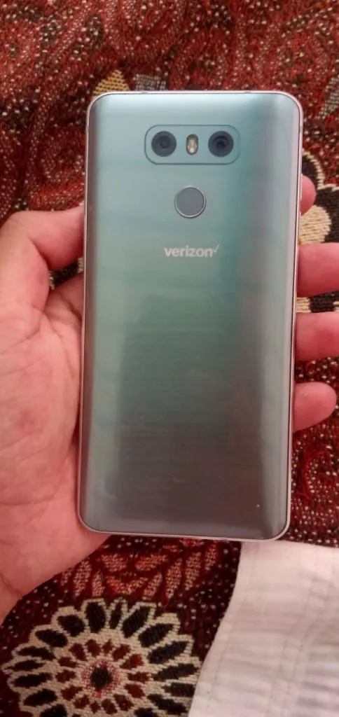 LG G6 4Gb 32GB Waterproof Fast charging 4G - photo 2