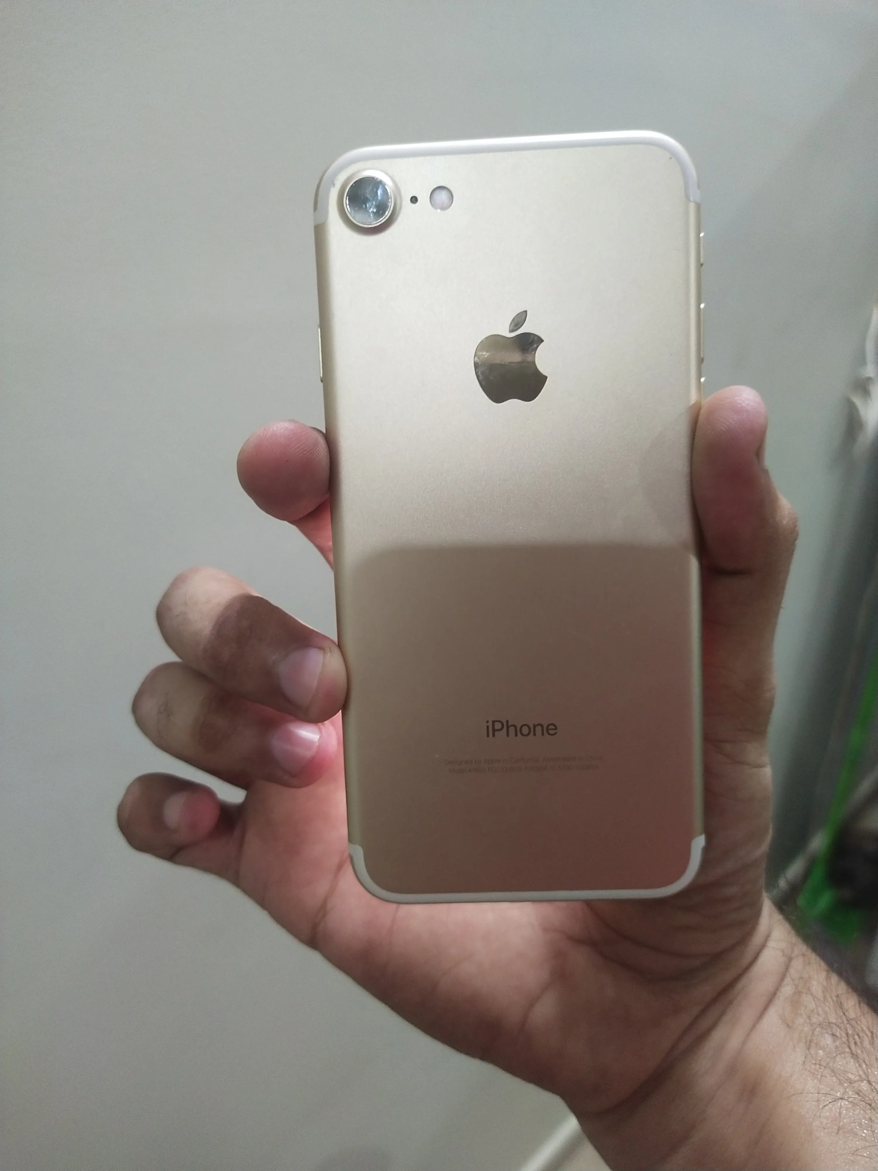 iPhone 7 - photo 2
