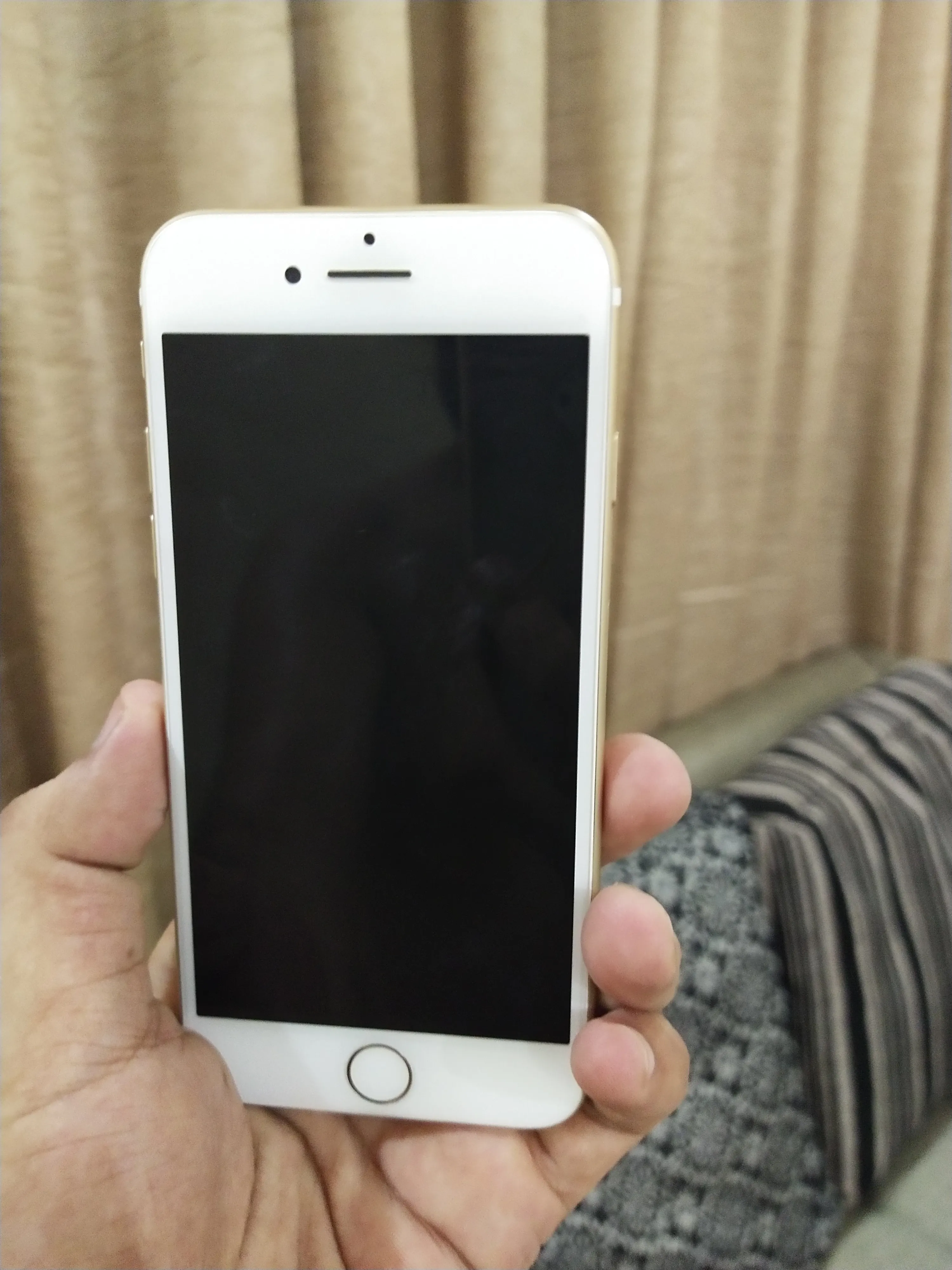 iPhone 7 - photo 3