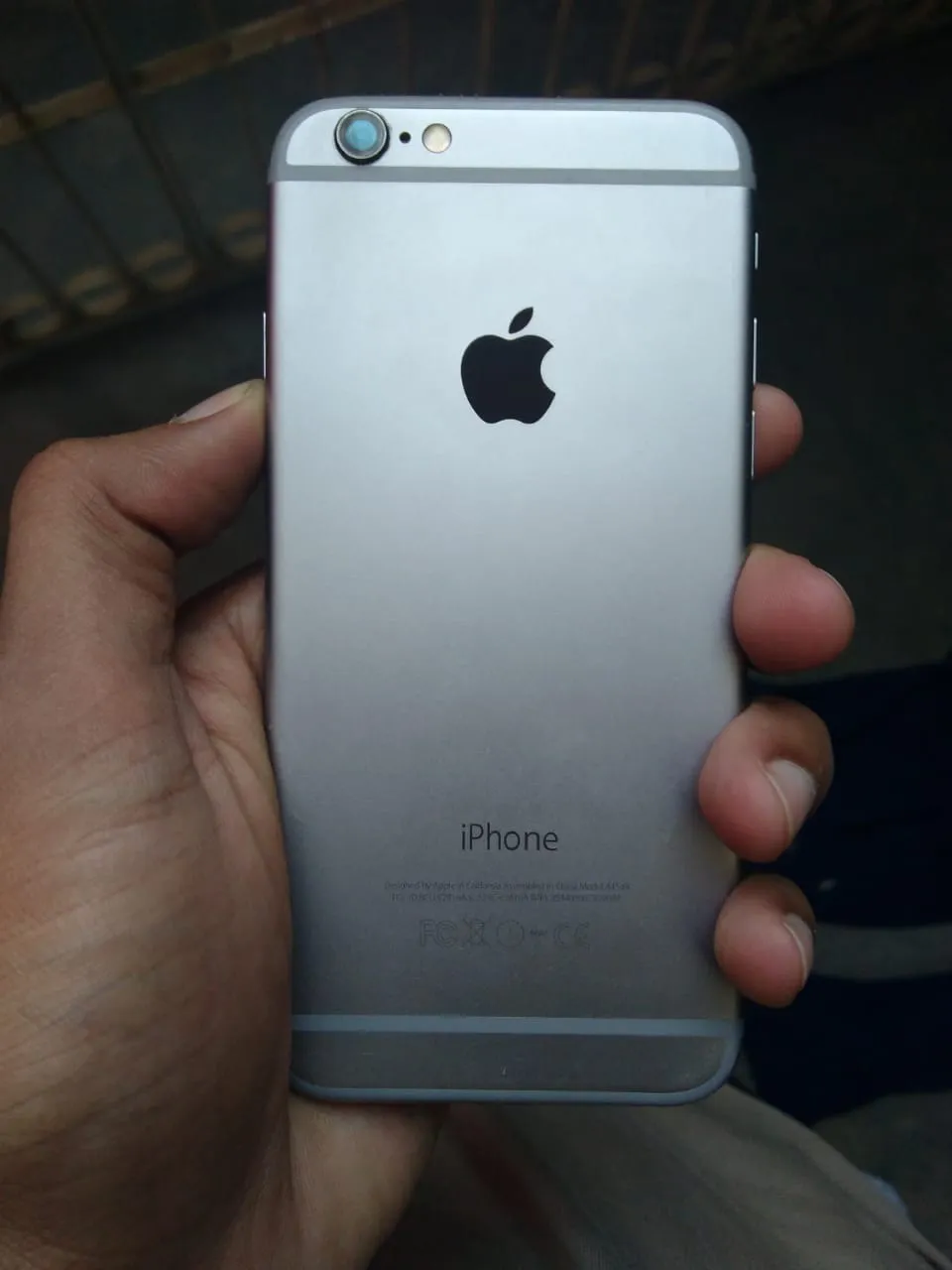 iPhone 16 gb - photo 2